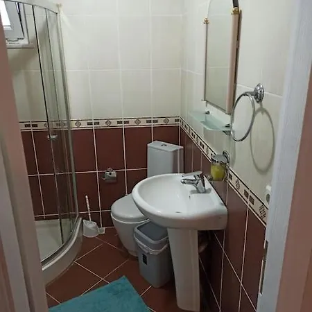 Stylish And Flat In Sisli 2 Bedroom 1 Livingroom דירה